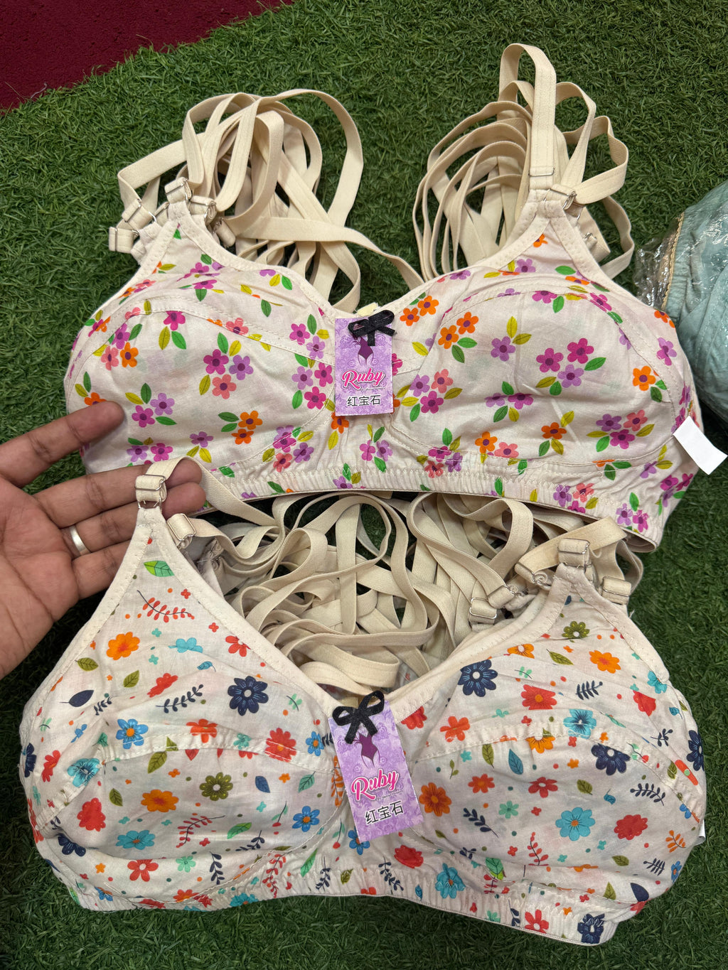 PACK OF 3 LAWN BRAS  1 FREE GIFT WEAR